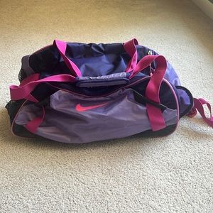 Women’s Nike gym bag!!